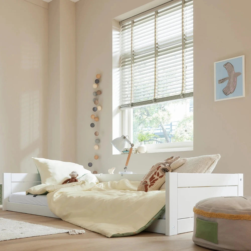 Bodenbett nach Montessori 90x200cm mit geprüften Farben lackiert 90x200cm