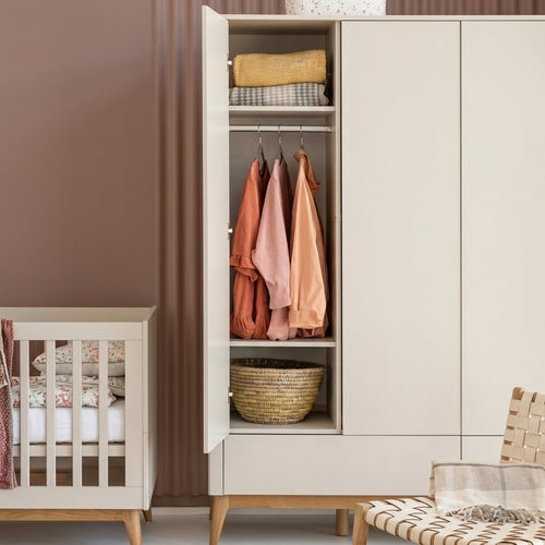 3-türiger Kleiderschrank in Champagner – modernes Premium-Design trifft Funktionalität