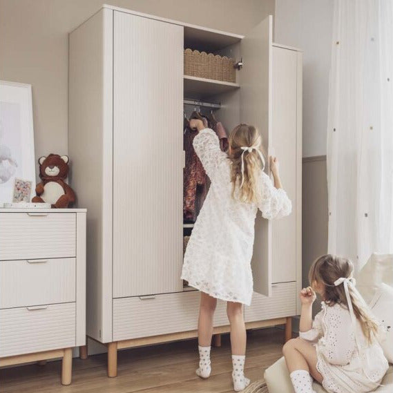Kinderzimmerschrank 3-türig mit extra viel Platz
