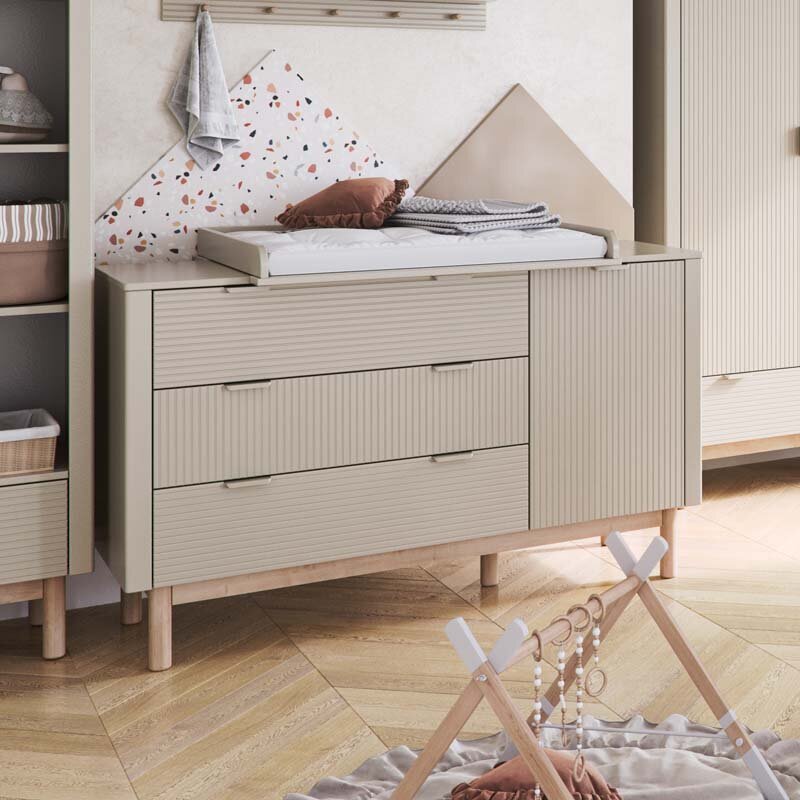 extra roße Wickelkommode Sydney mit viel Stauraum für Baby Accessories