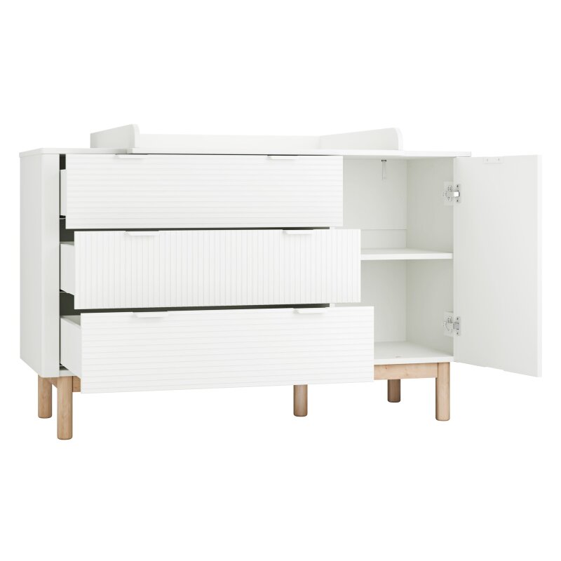 3 große Schubladen und 2 Regale bieten viel Ablagefläche für Ihr Babyzimmer